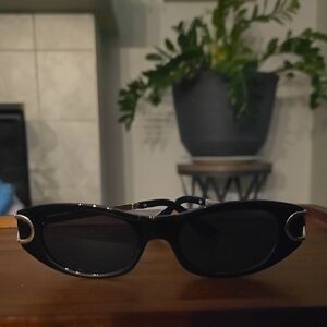 Chic Black Sunglasses